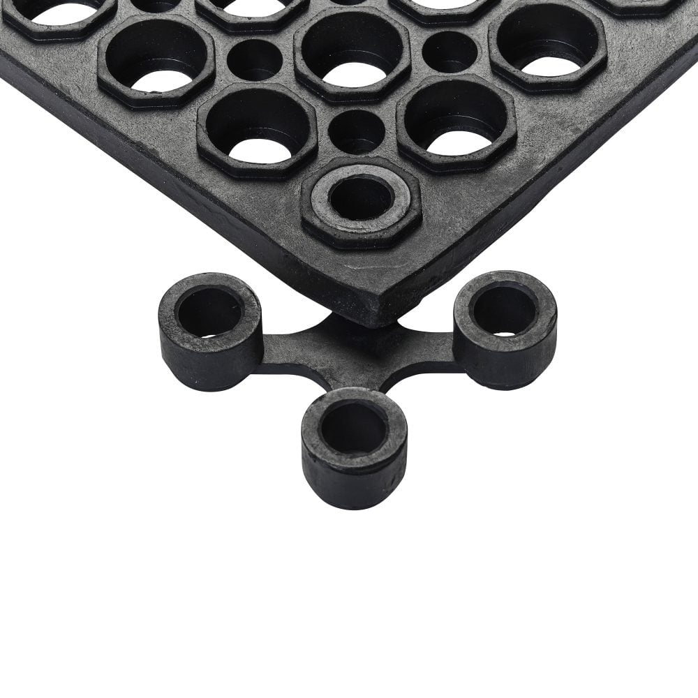 Coner-shot-of-a-black-COBAdeluxe- anti-fatigue-mat-with-its-connective- piece