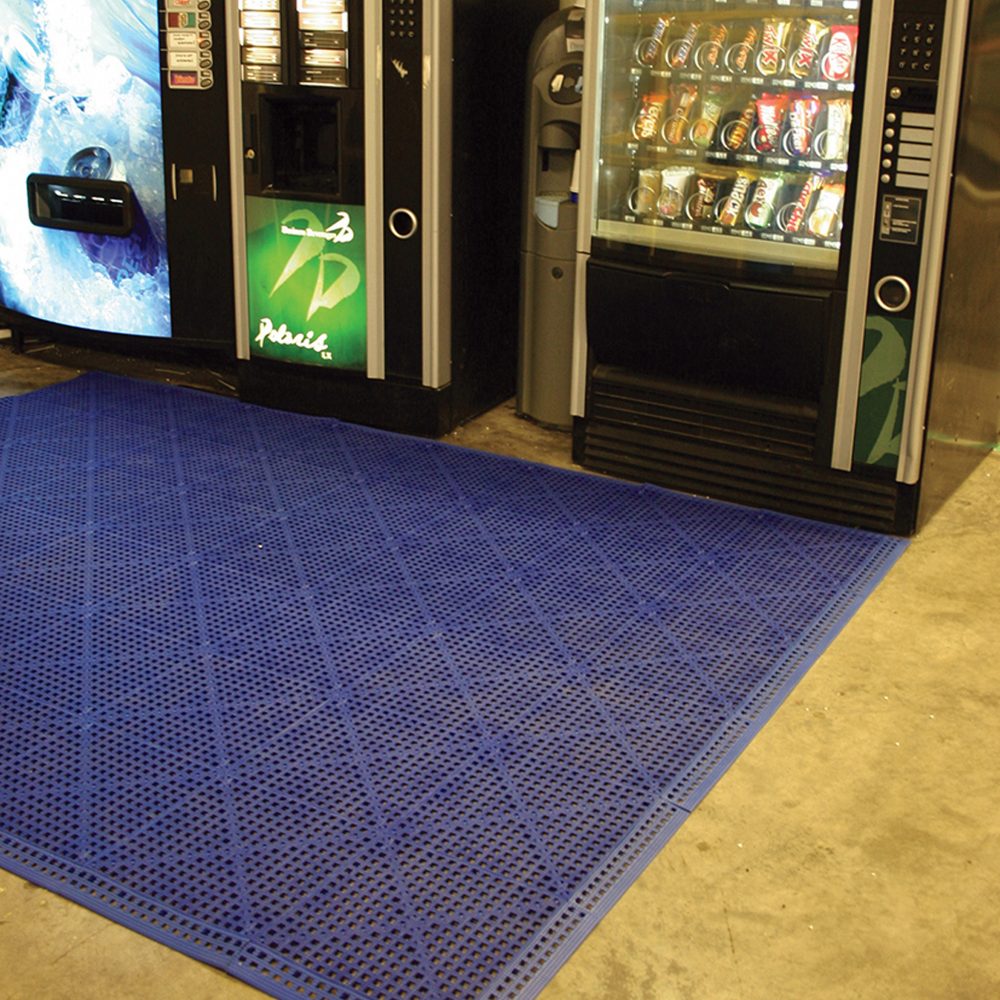 blue-flexi-deck-mat-beside-vending-machines